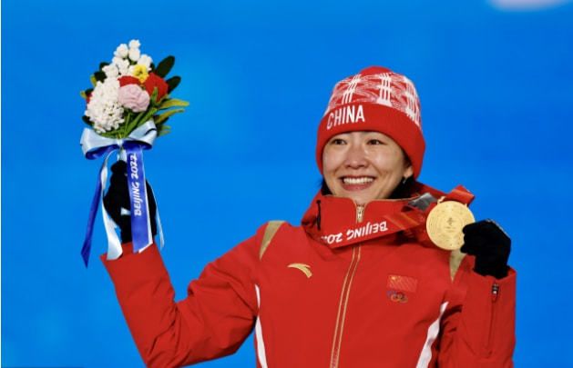 美女逼操